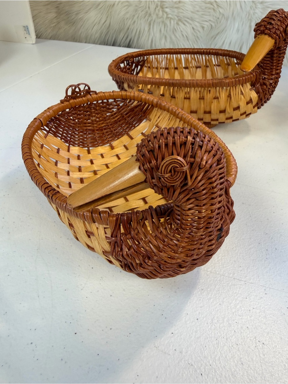 Vintage Duck Wicker Basket Woven Rattan Plant French Country Kitchen Cottagecore - Picture 3 of 7